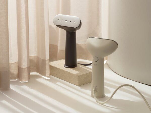 Steamery Cirrus No. 3 iron steamer, sand | Finnish Design Shop