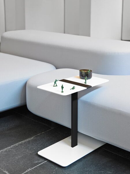 Sivu- ja apupöydät, Serra sivupöytä hihnalla, suorakaide, musta - valkoinen, Mustavalkoinen