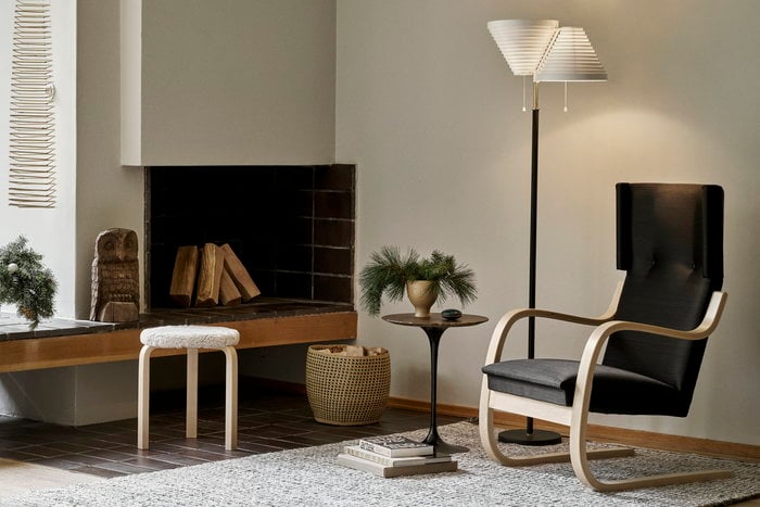 Lukunurkka Joulu Takka Knoll Nero Pietra Artek Betulla Bianco e nero Ottone Beige Ceramica