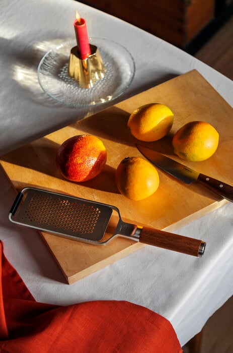 Kattaus Keittiö Joulu Kynttilät Fiskars Brown Wood Iittala White Glass Gold Metal