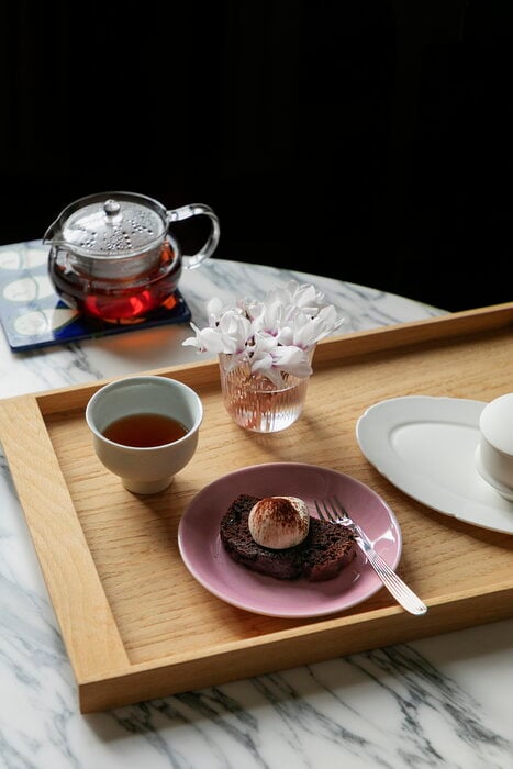 Kattaus Teehetki HAY White Ceramic Iittala Silver Metal Pink Hario Transparent Glass Skagerak Natural Wood Serax 1616  arita japan