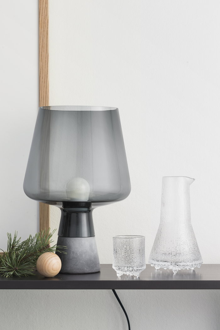 Kattaus Sisustusyksityiskohta Talvi Iittala Gray Glass Concrete Transparent