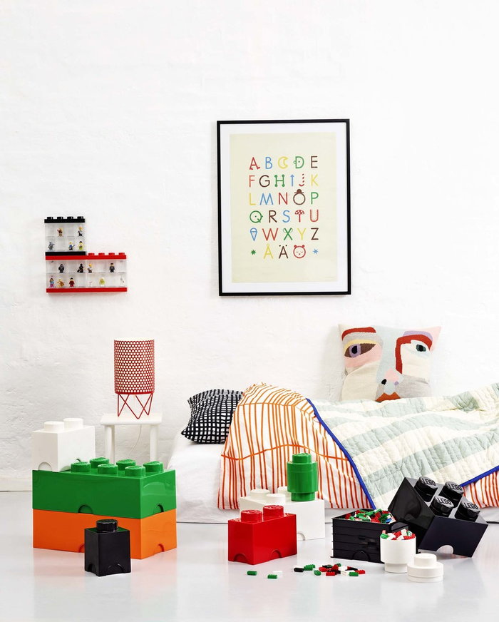 Lastenhuoneet GUBI Red Room Copenhagen Black Plastic White Green Orange Blue