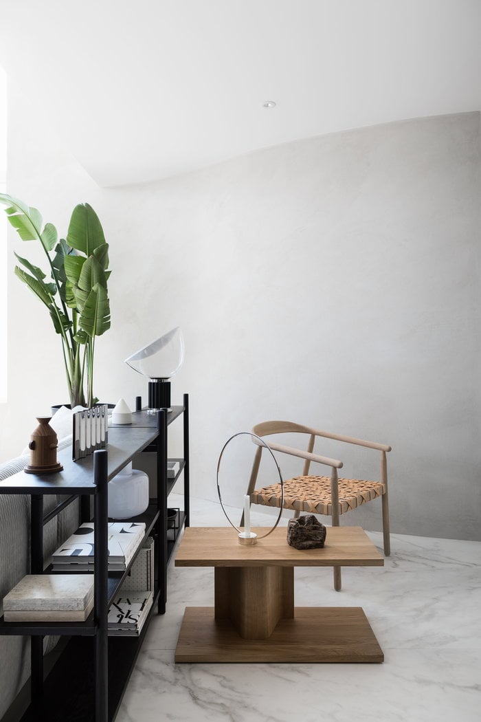 Sisustusyksityiskohta Asuntomessut Adea Natural Fritz Hansen Brown Ash Flos Black Glass Hakola Klong Silver Lokal Helsinki White Marimekko New Works Metal