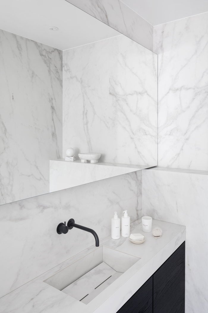 Kylpyhuone Asuntomessut ferm LIVING White Stone Marble