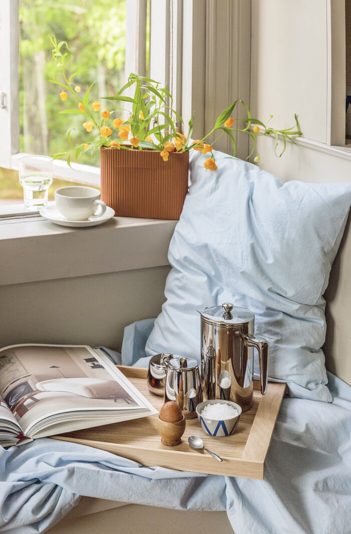 Kattaus Makuuhuone Summer Arabia White Ceramic Georg Jensen Silver Metal Heirol Iittala Transparent Glass Lyngby Porcelain Multicolour Muuto Orange Kay Bojesen Denmark Natural Wood Oak Skagerak Tekla Light blue Textile Cotton