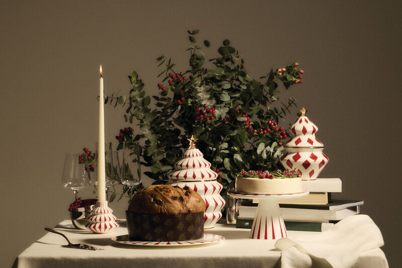 Alessi Delight cake stand, 22 cm, white - red - gold, decoration image