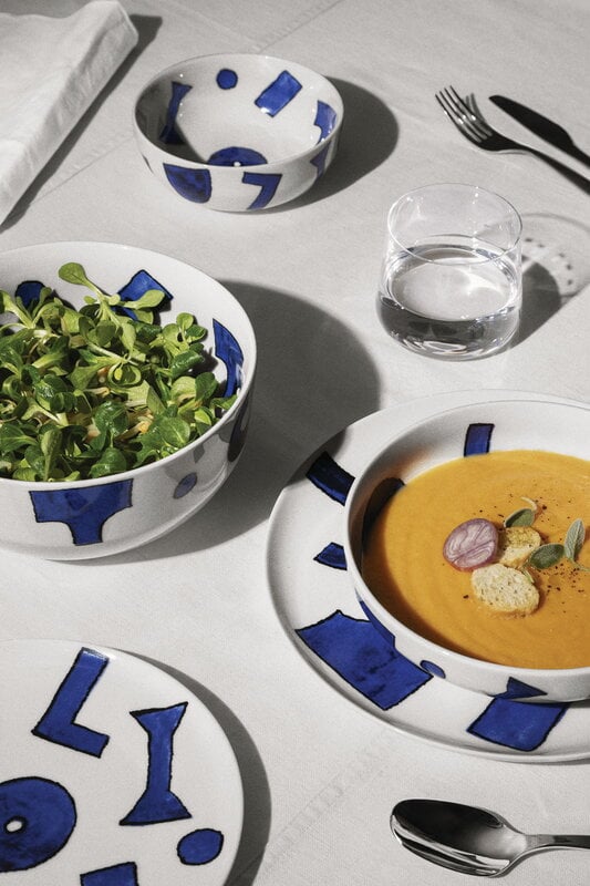 Alessi Itsumo - Yunoki salaattikulho, 345 cl, valkoinen - sininen, sisustuskuva