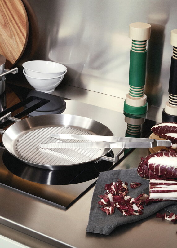 Alessi Convivio grillipannu, näkymä 2