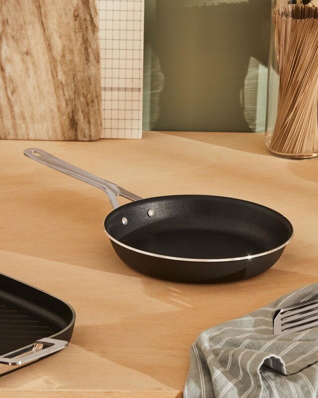 Alessi Pots&Pans frying pan, 28 cm, black, decoration image