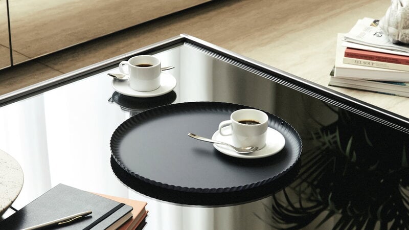 Alessi Pleats round tray, 31 cm, noir, image décorative