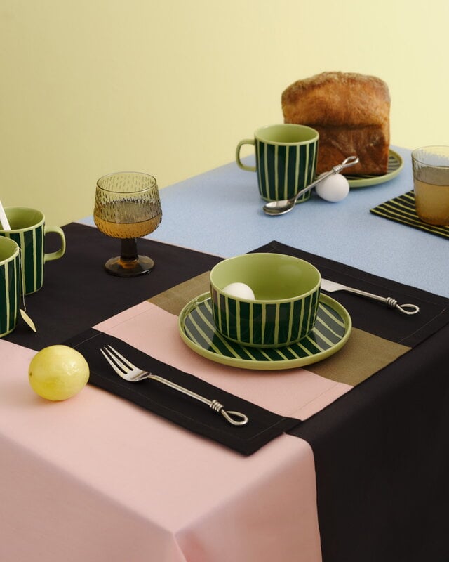 Marimekko Piccolo place mat, pear - dark green | Finnish Design Shop