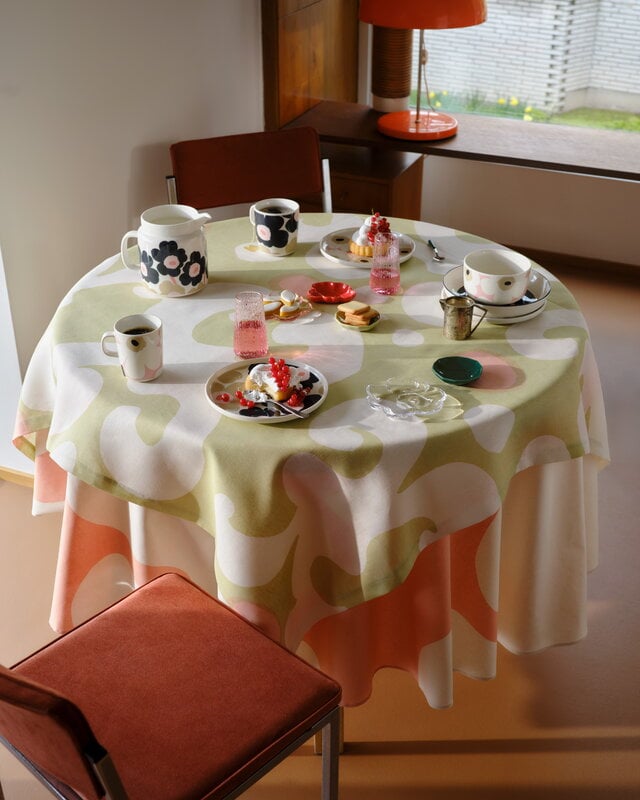 Marimekko Oiva - Unikko plate, 20 cm, off-white - charcoal - sand