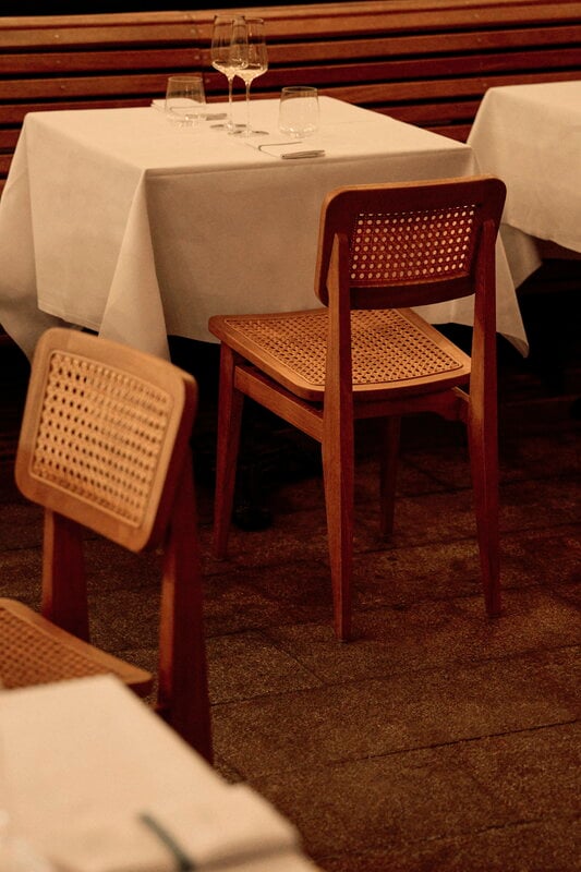 GUBI C-chair Outdoor, teak - HDPE cane, decoration image