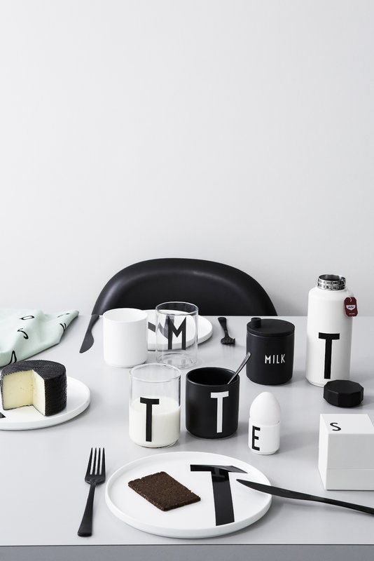 Design Letters Arne Jacobsen drinking glass, A-Z | Finnish