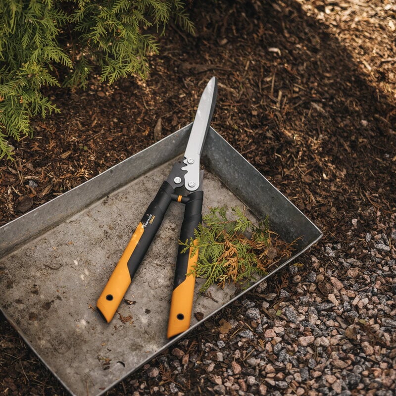 Fiskars PowerGear X hedge shear HSX92, decoration image