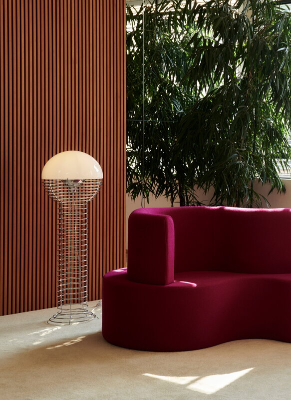 Verpan Wire floor lamp, chrome - white, decoration image