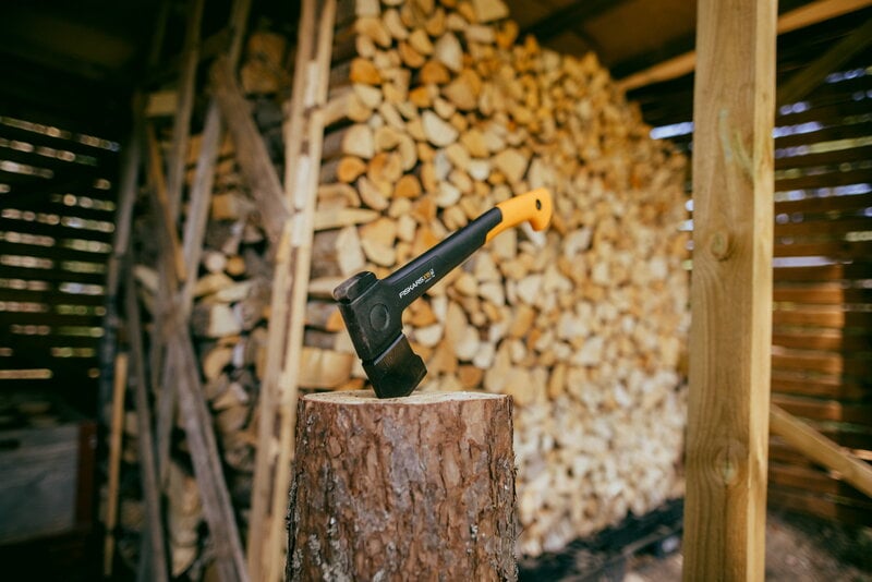 Fiskars X-series universal axe X18, S, decoration image
