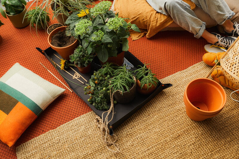 Fiskars Planting and repotting mat, black, decoration image