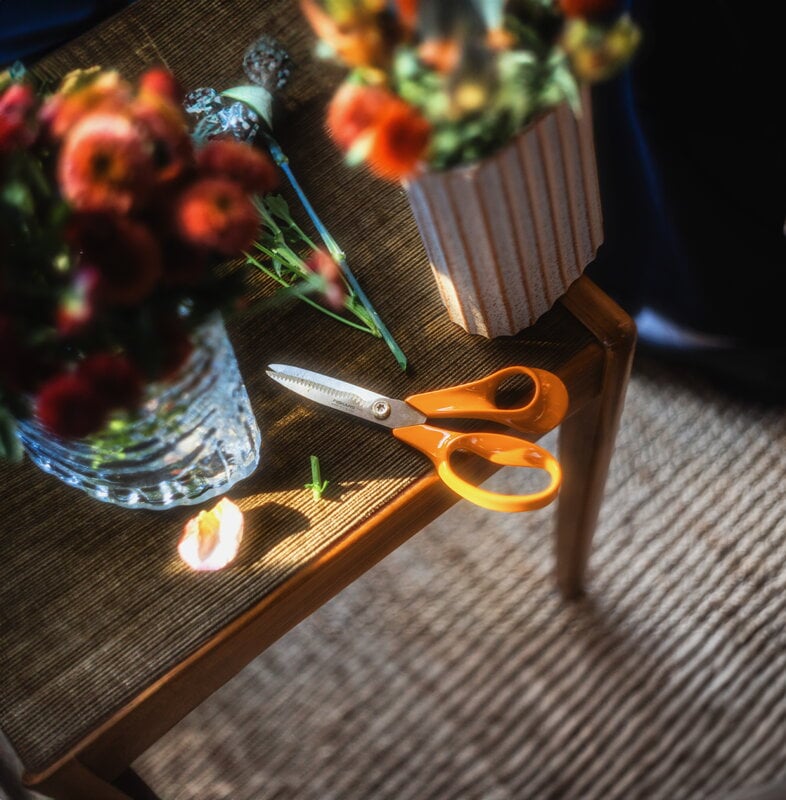 Fiskars Classic garden scissors, 18 cm, decoration image