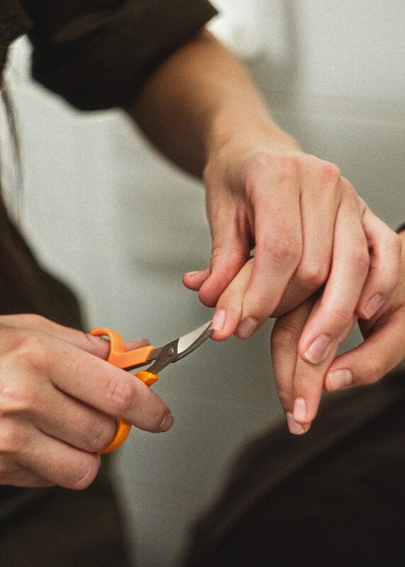 Fiskars Classic curved manicure scissors, 10 cm, decoration image