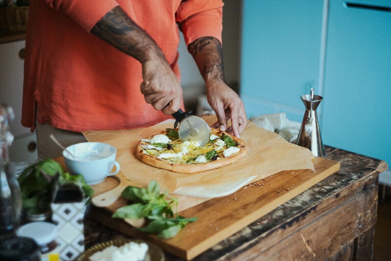 Fiskars Functional Form pizza wheel, view 6