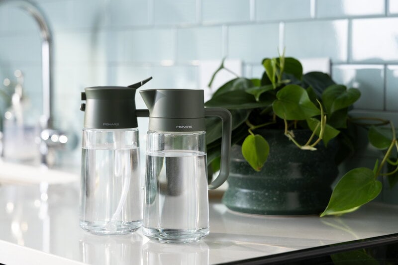 Fiskars Arrosoir Plant Care mist and pour, vert - transparent, image décorative