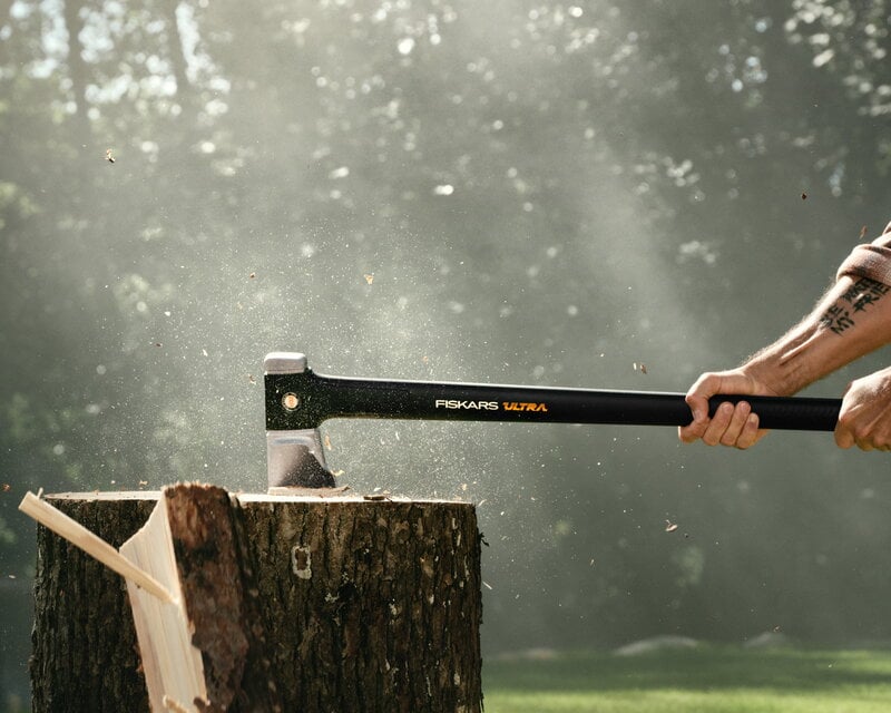Fiskars Ultra splitting axe U32, black, decoration image