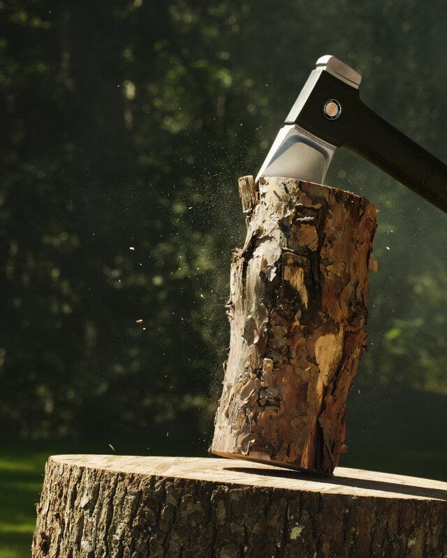 Fiskars Ultra splitting axe U32, black, decoration image