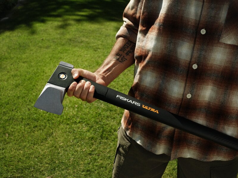 Fiskars Ultra splitting axe U32, black, decoration image