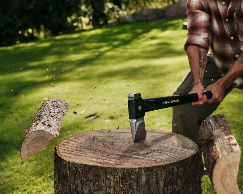 Fiskars Ultra splitting axe U32, black, decoration image