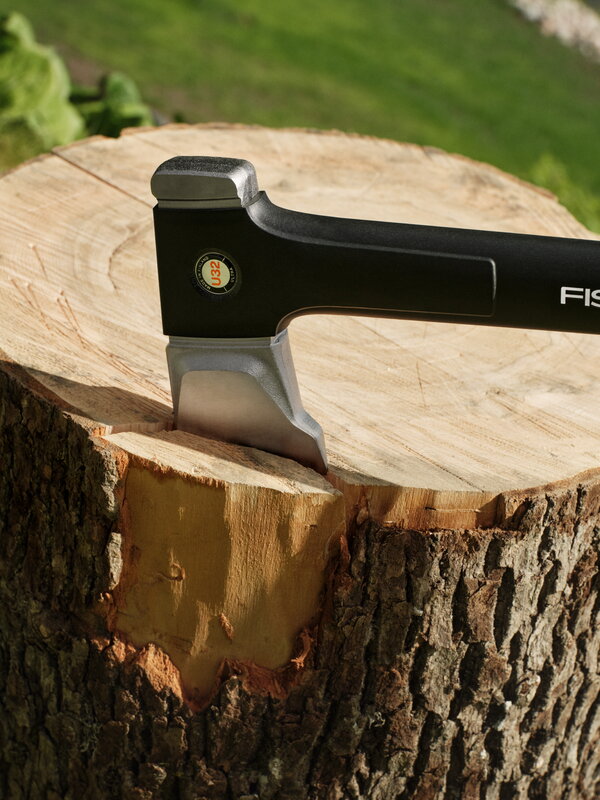 Fiskars Ultra splitting axe U32, black, decoration image