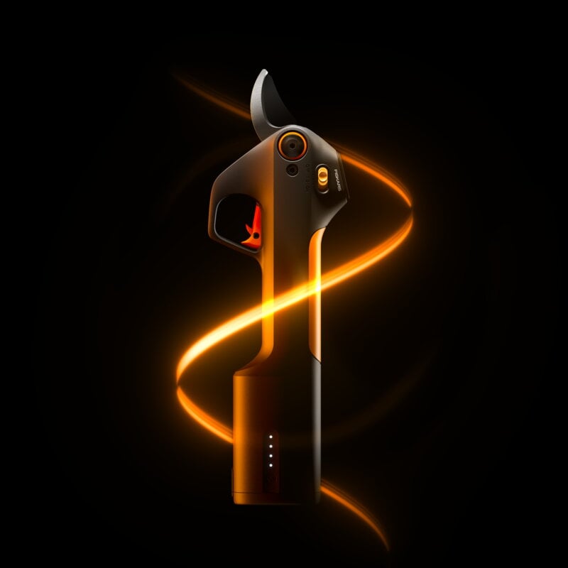 Fiskars Fiskars ePruner, bypass, M, in-built battery, decoration image
