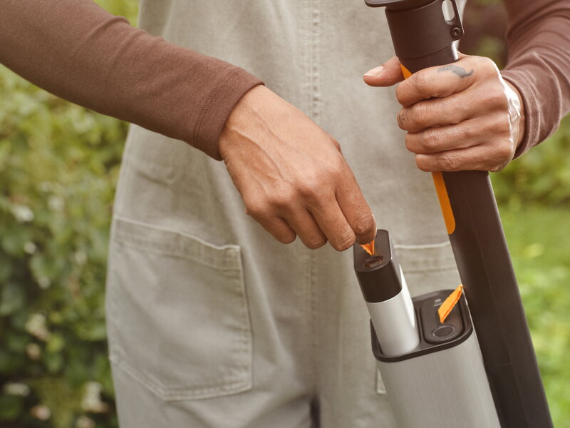 Fiskars Fiskars eLopper, bypass, decoration image