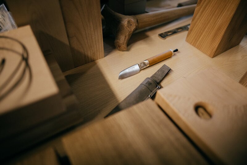 Fiskars LAB Fiskars LAB cuchillo para setas con cepillo, marrón, imagen de decoración