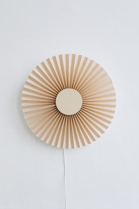 Hartô Applique murale Carmen, modèle 2025, 50 cm, sable doré, image décorative