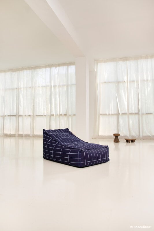 Nobodinoz Vibes Long beanbag, navy blue grid, view 2