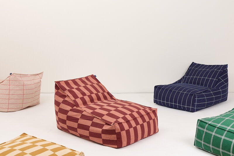 Nobodinoz Vibes Long beanbag, navy blue grid, view 6