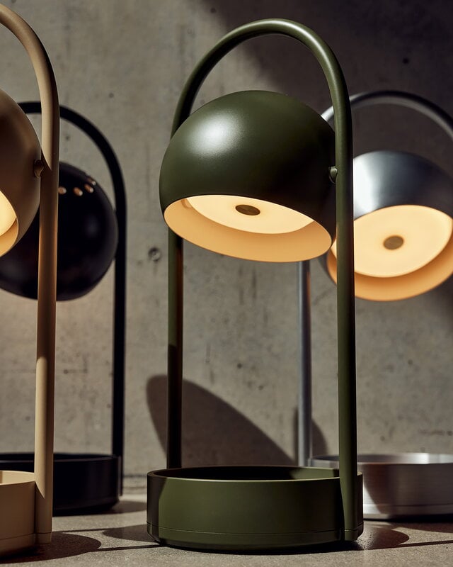 Frandsen Ball lampe de table portable, noir, image décorative