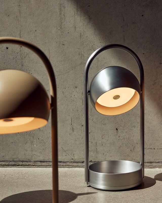 Frandsen Ball lampe de table portable, noir, image décorative