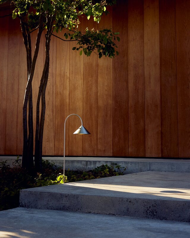 Frandsen Grasp wiederaufladbare Gartenspeerlampe, gebürsteter Edelstahl, dekorationsbild