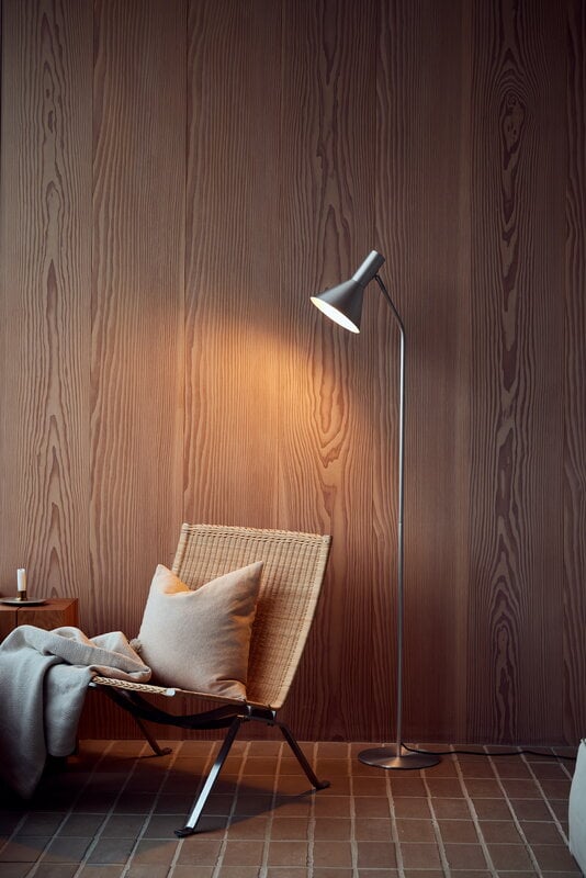 Frandsen Lyss floor lamp, brushed aluminium, decoration image