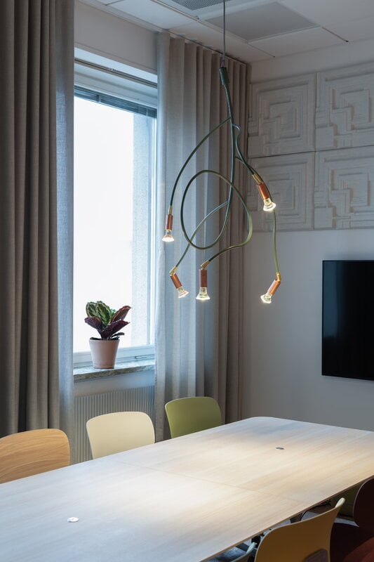 Örsjö Lampada a sospensione Ranka 7, verde oliva, immagine decorativa