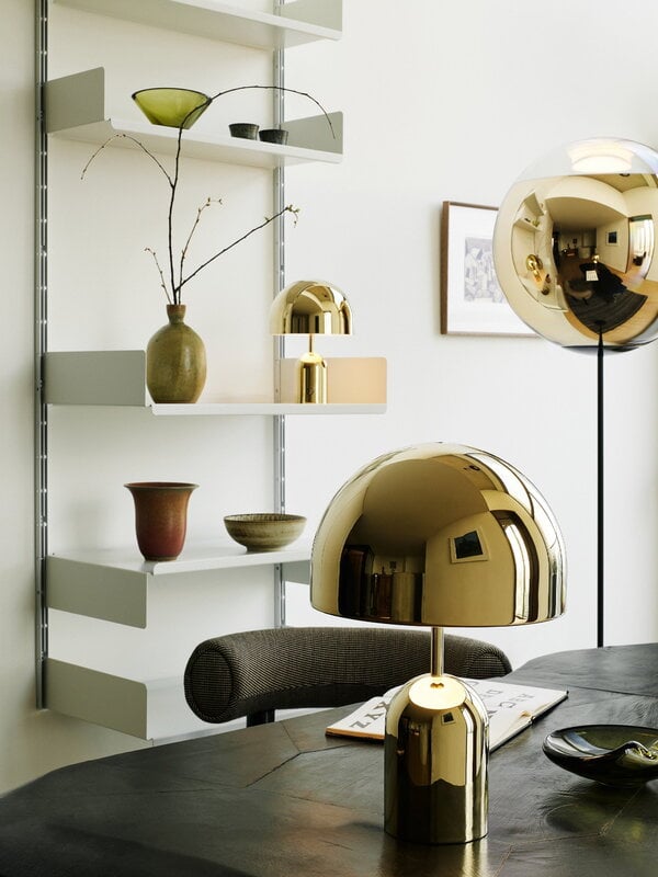 Tom Dixon Lampe de table Bell, LED, or, image décorative