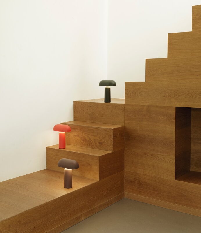 Normann Copenhagen Lampada da tavolo Porta, marrone, immagine decorativa
