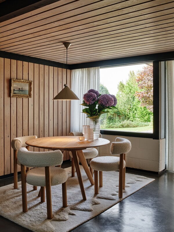 Tom Dixon Slab table, round, 120 cm, lacquered oak, decoration image