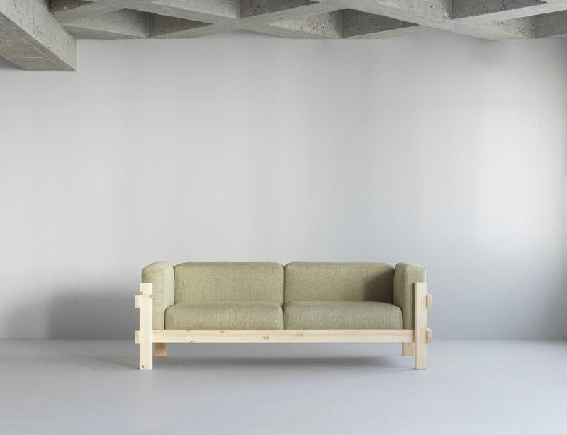 Normann Copenhagen Kube Sofa, 3-Sitzer, dunkelbraun - Remix 133 grau, dekorationsbild