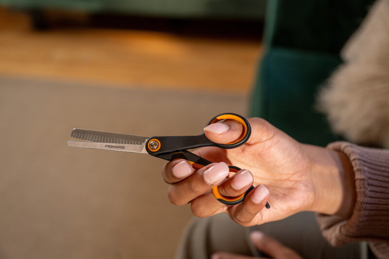 Fiskars Fiskars blending scissors for pets, decoration image
