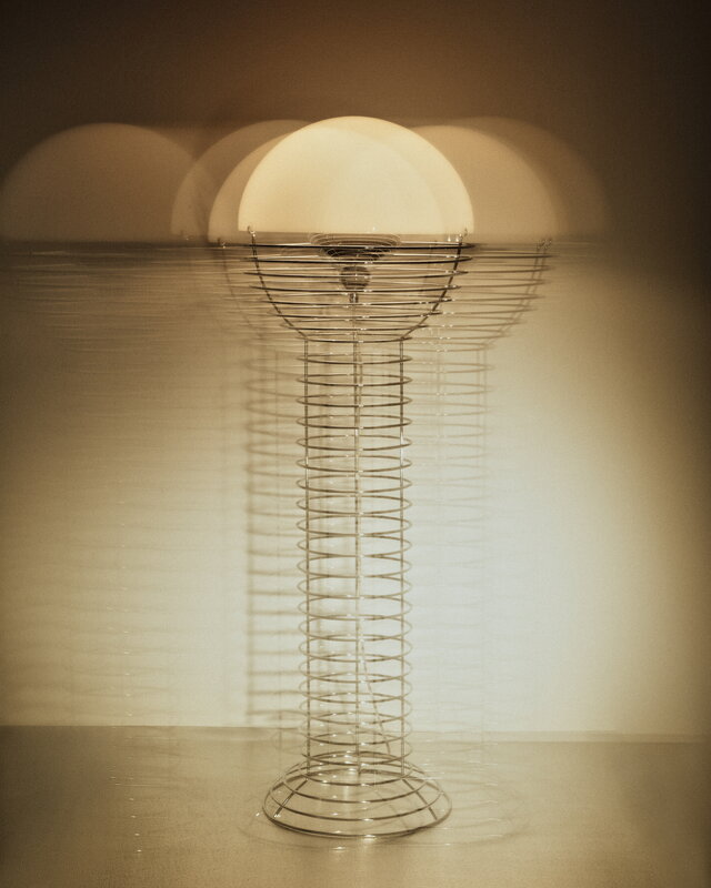 Verpan Wire floor lamp, chrome - white, decoration image