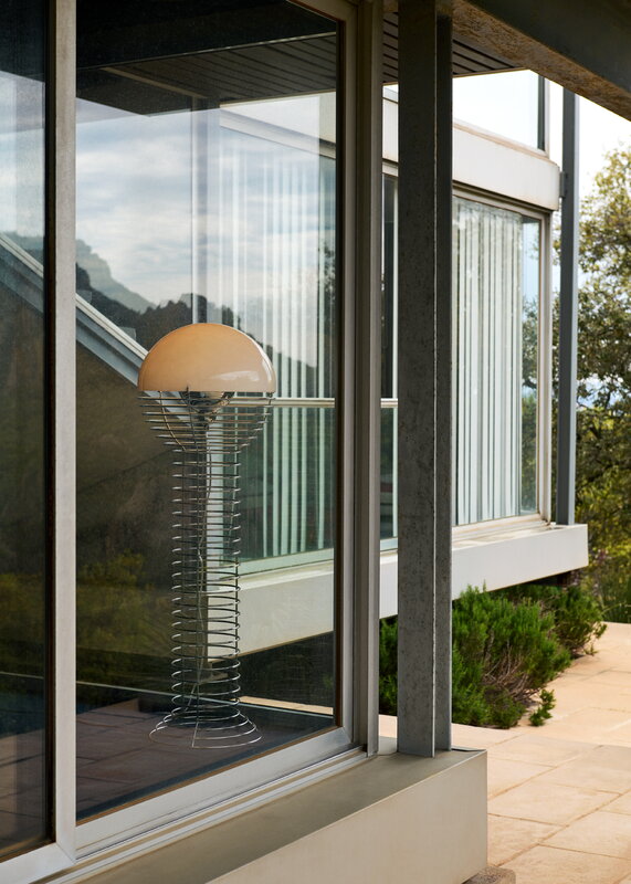 Verpan Wire floor lamp, chrome - white, decoration image